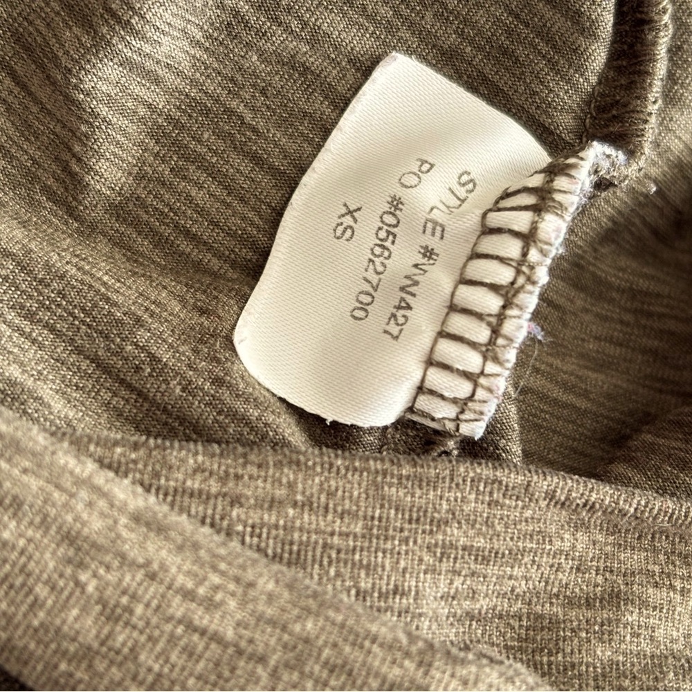 Vuori XS Heather Olive joggers. Loose with pockets - Picture 5 of 5